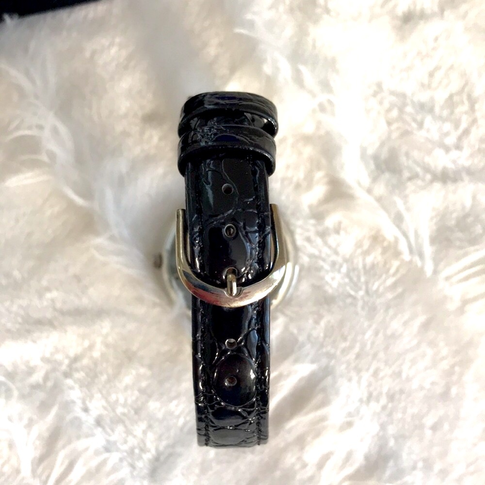 ❗️LAST CHANCE- Vintage ELIZABETH TAYLOR White Diamonds Watch & Earrings Gift Set - Picture 4 of 11